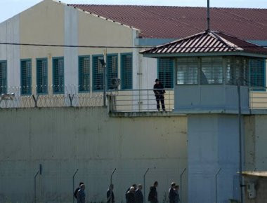 Αιφνιδιαστική έρευνα ματαίωσε απόδραση στις φυλακές Τρικάλων